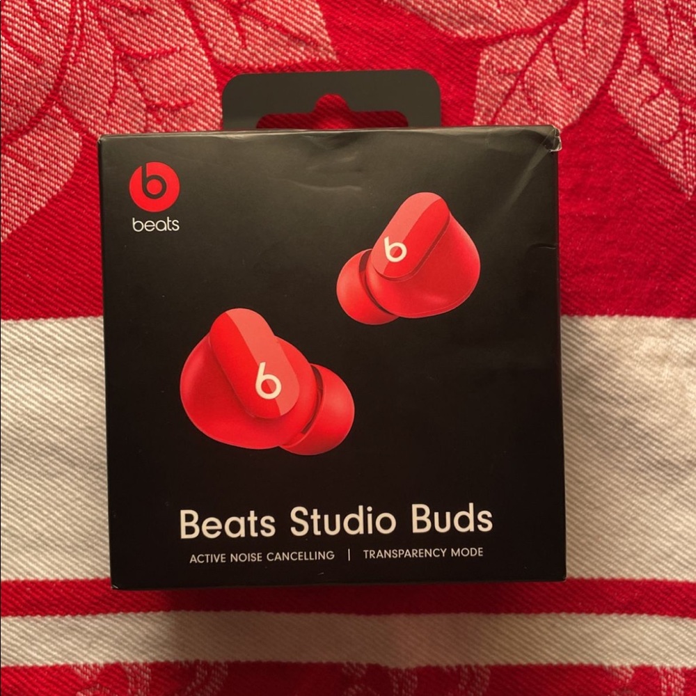 Beats Studio Buds